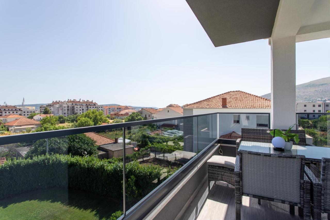 Apartments Taratta 1 Trogir Exterior photo